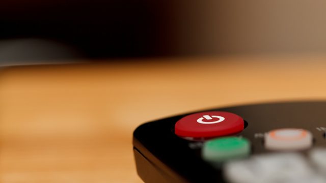 Hubnutí u televize