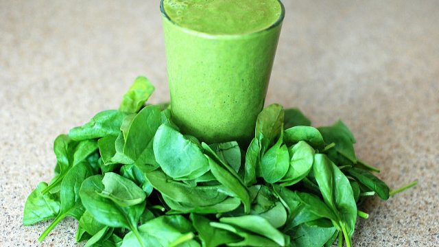 4 jednoduchá zelená smoothie